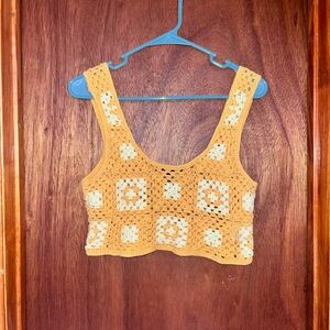 Crochet flower over top🌼